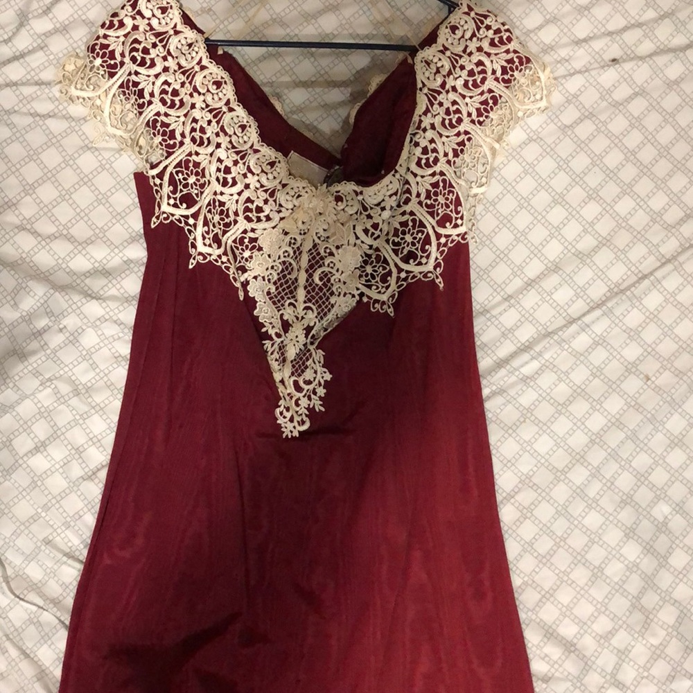 VINTAGE DRESS